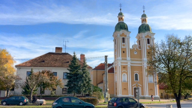  	 Farský kostol sv.Štefana, prvomučeníka v Šuranoch - exteriér,južný pohľad, 4.11.2014